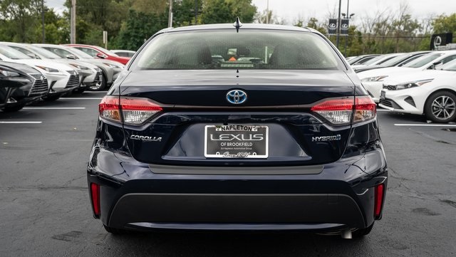 2022 Toyota Corolla Hybrid LE 5