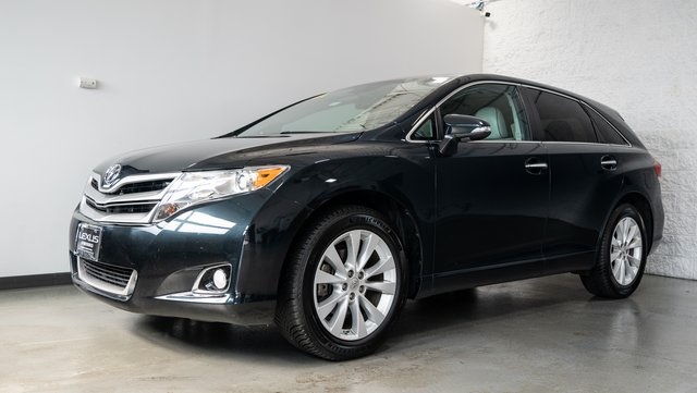 2014 Toyota Venza XLE 2