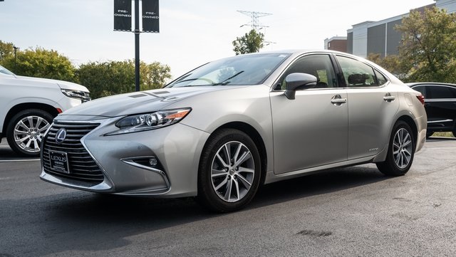 2016 Lexus ES 300h 3