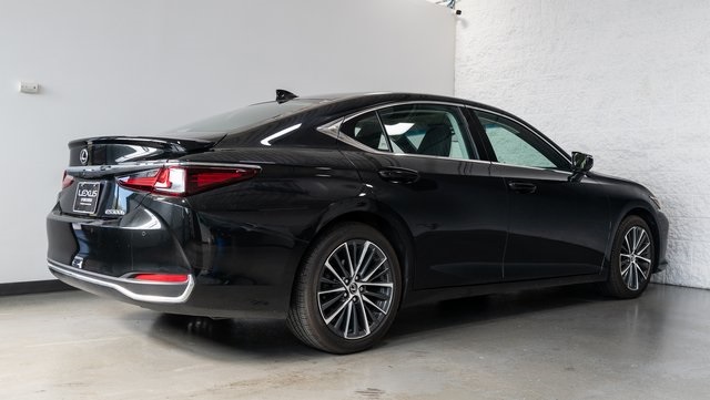 2023 Lexus ES 300h 4