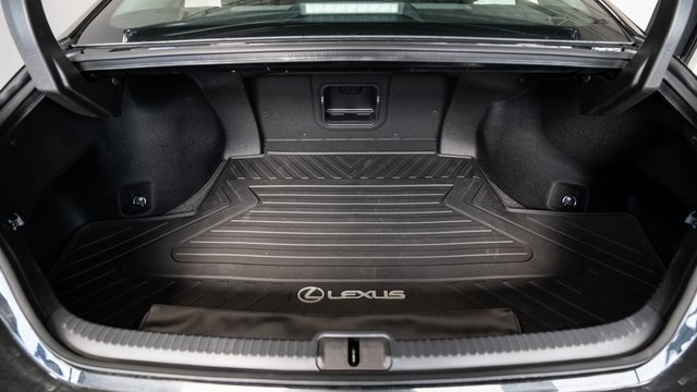 2023 Lexus ES 300h 32