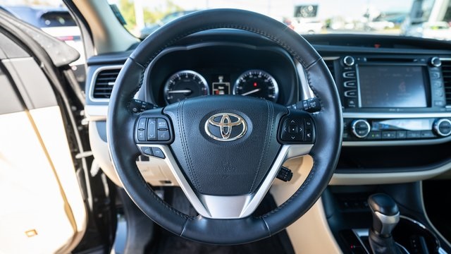 2015 Toyota Highlander Limited 11