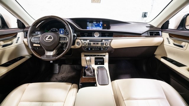 2016 Lexus ES 350 8