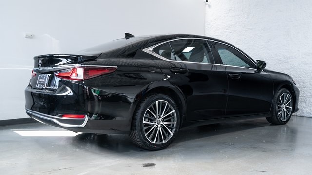 2022 Lexus ES 250 5