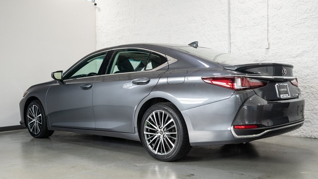 2023 Lexus ES 300h 3