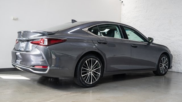 2023 Lexus ES 300h 4