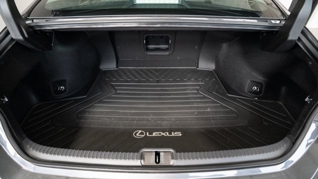 2023 Lexus ES 300h 32