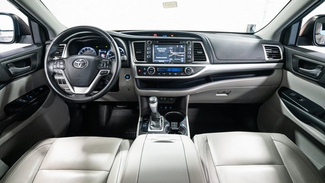 2018 Toyota Highlander XLE 8