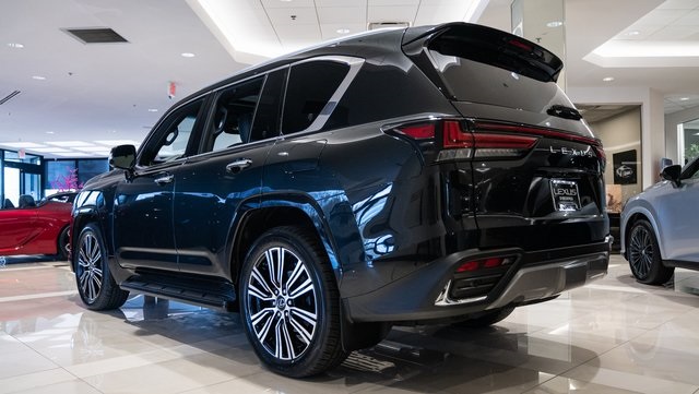 2024 Lexus LX 600 Luxury 4