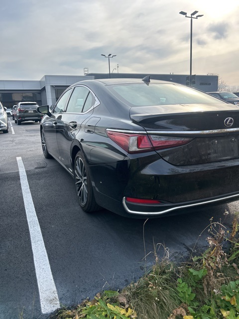 2022 Lexus ES 300h 5