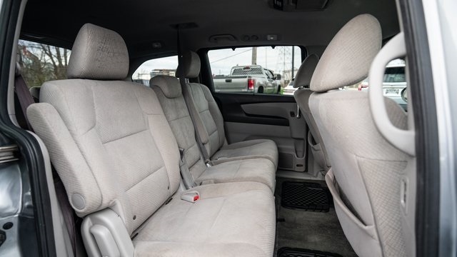 2016 Honda Odyssey SE 26