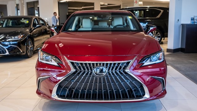 2025 Lexus ES 350 2