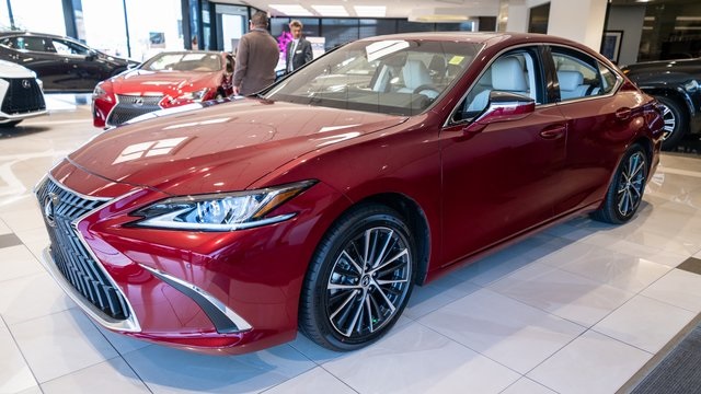 2025 Lexus ES 350 3