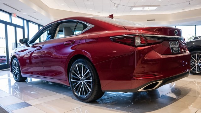 2025 Lexus ES 350 4