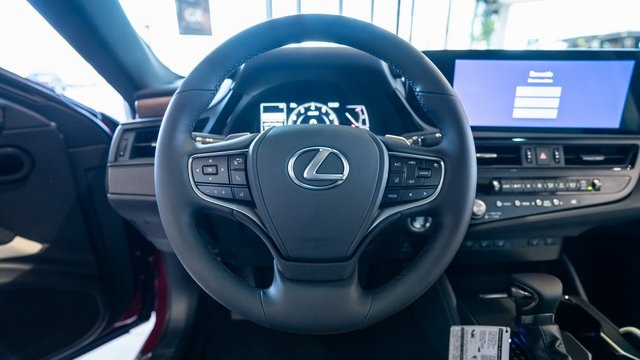 2025 Lexus ES 350 11