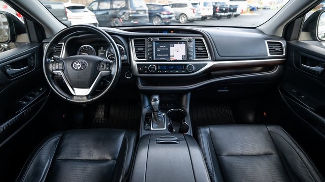 2015 Toyota Highlander Limited 8