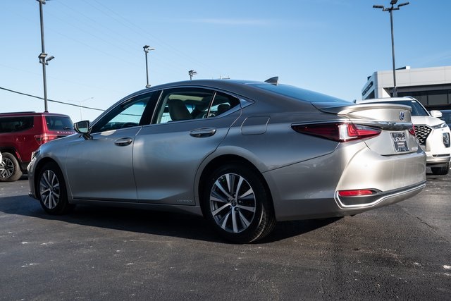 2021 Lexus ES 300h 3