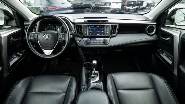 2016 Toyota RAV4 Limited 8