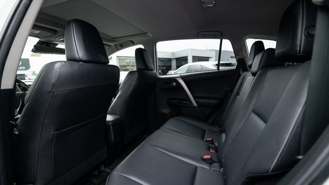 2016 Toyota RAV4 Limited 27