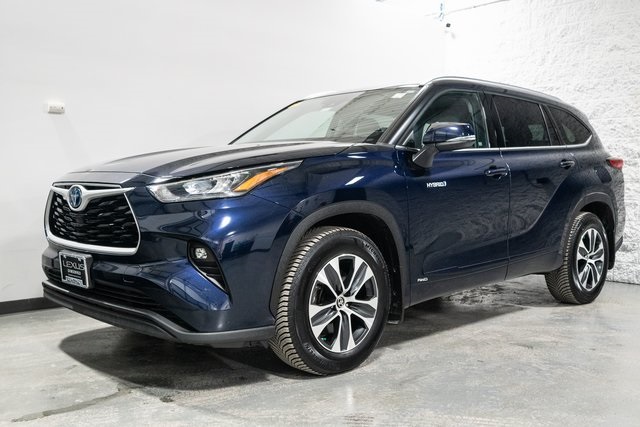 2020 Toyota Highlander Hybrid XLE 2