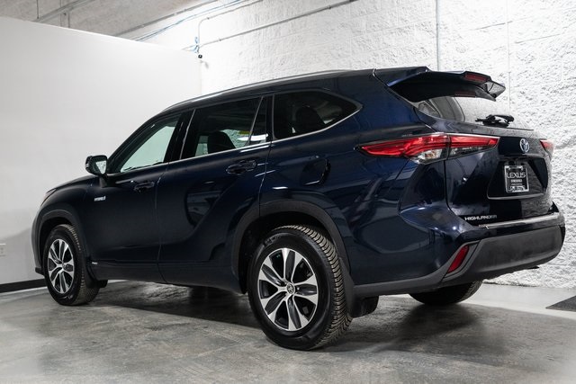 2020 Toyota Highlander Hybrid XLE 3