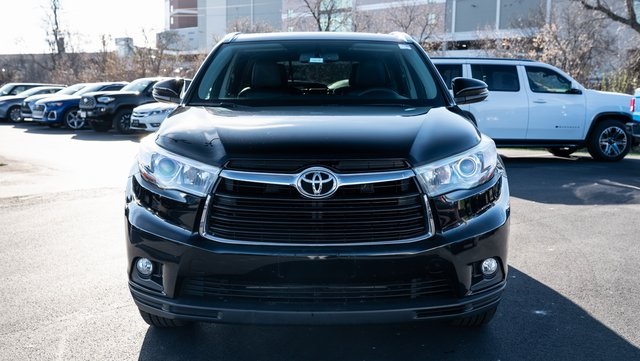 2016 Toyota Highlander XLE V6 2