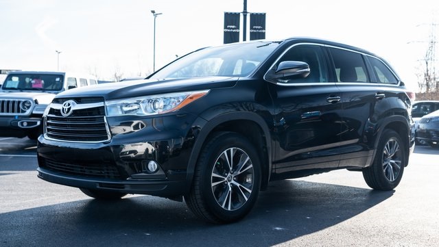 2016 Toyota Highlander XLE V6 3