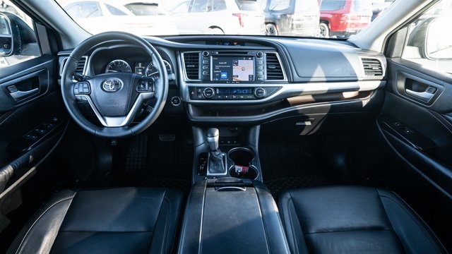 2016 Toyota Highlander XLE V6 8