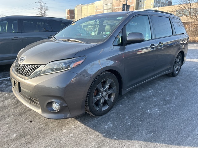 2016 Toyota Sienna SE Premium 1