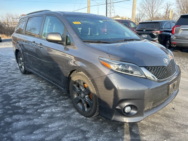 2016 Toyota Sienna SE Premium 3