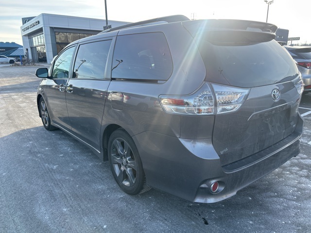 2016 Toyota Sienna SE Premium 5