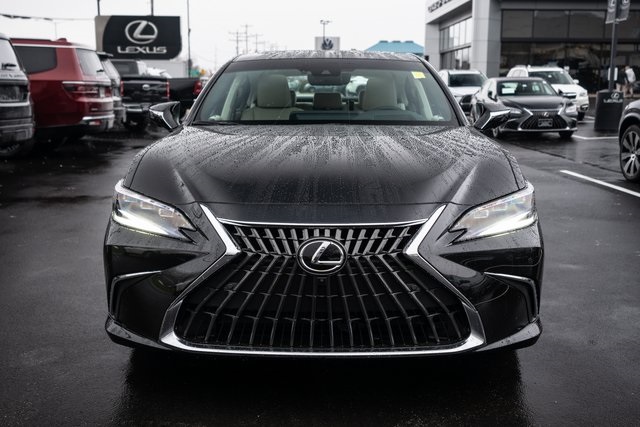 2025 Lexus ES 300h Ultra Luxury 2