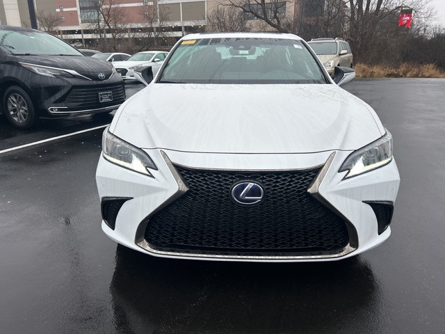 2022 Lexus ES 300h 2