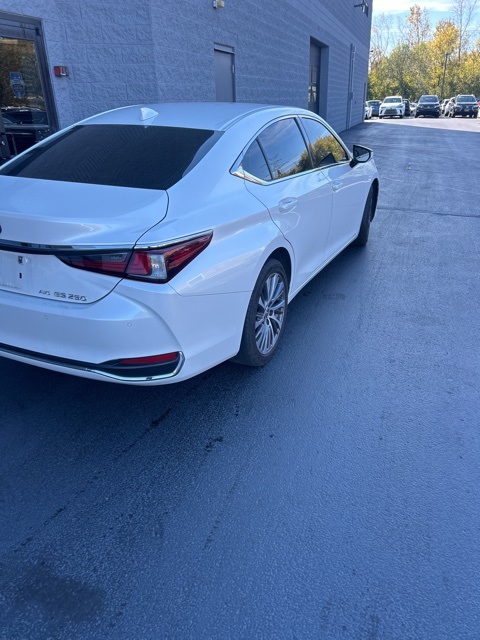 2021 Lexus ES 250 4