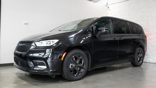 2022 Chrysler Pacifica Hybrid Limited 2