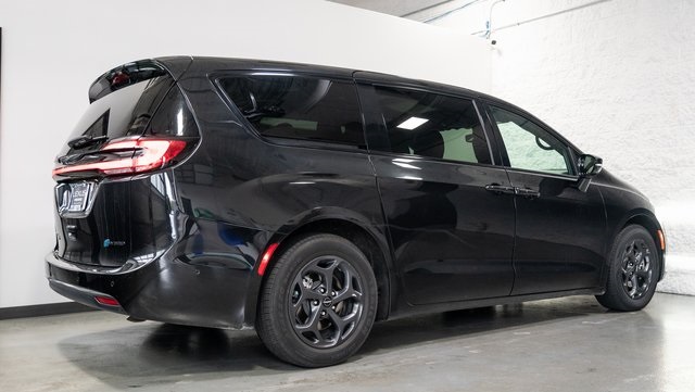 2022 Chrysler Pacifica Hybrid Limited 4