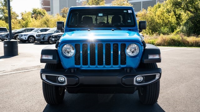 2023 Jeep Gladiator Sport 2