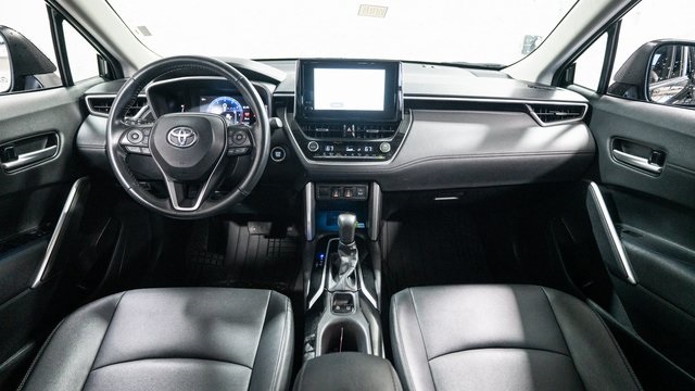 2023 Toyota Corolla Cross XLE 8