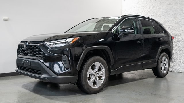 2024 Toyota RAV4 XLE 2