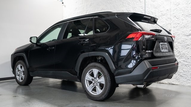 2024 Toyota RAV4 XLE 3