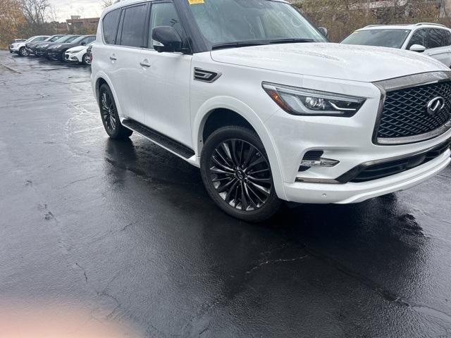 2021 INFINITI QX80 Premium Select 3