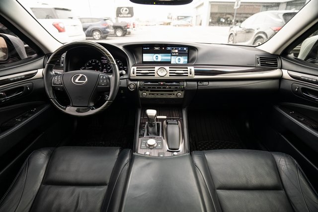 2015 Lexus LS 460 8