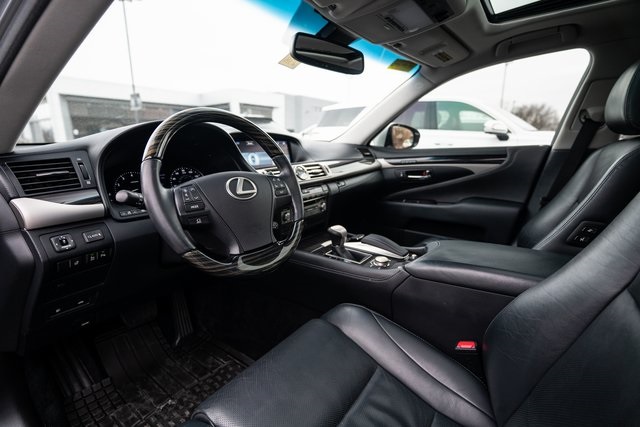 2015 Lexus LS 460 9