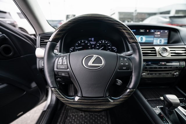 2015 Lexus LS 460 13