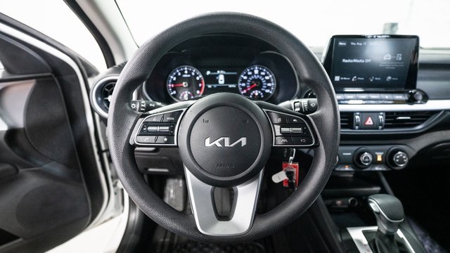 2022 Kia Forte LXS 12