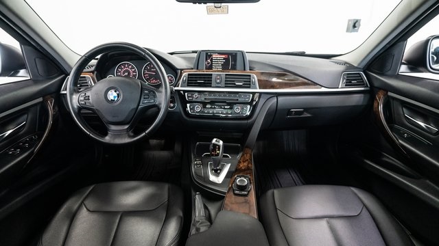 2016 BMW 3 Series 320i xDrive 8