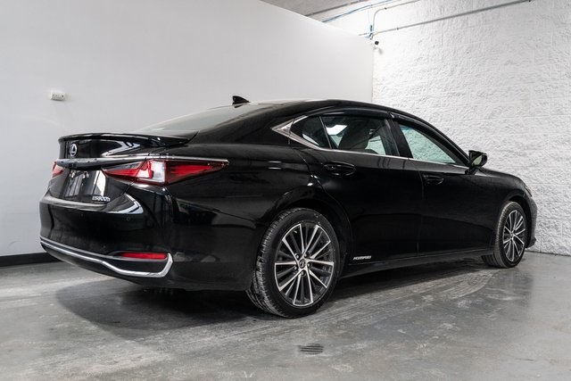 2022 Lexus ES 300h 4