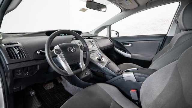 2014 Toyota Prius Four 9