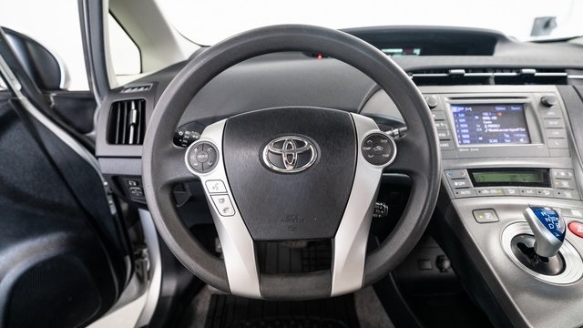 2014 Toyota Prius Four 12