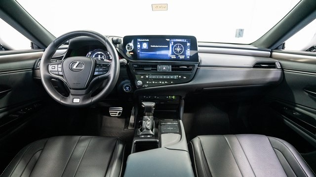 2022 Lexus ES 300h 8
